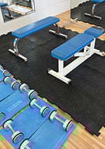 トレーニング室：ダンベル