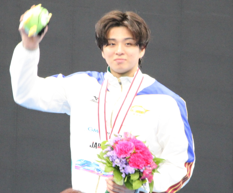 <p>男子200m背泳ぎ 柳川選手</p>