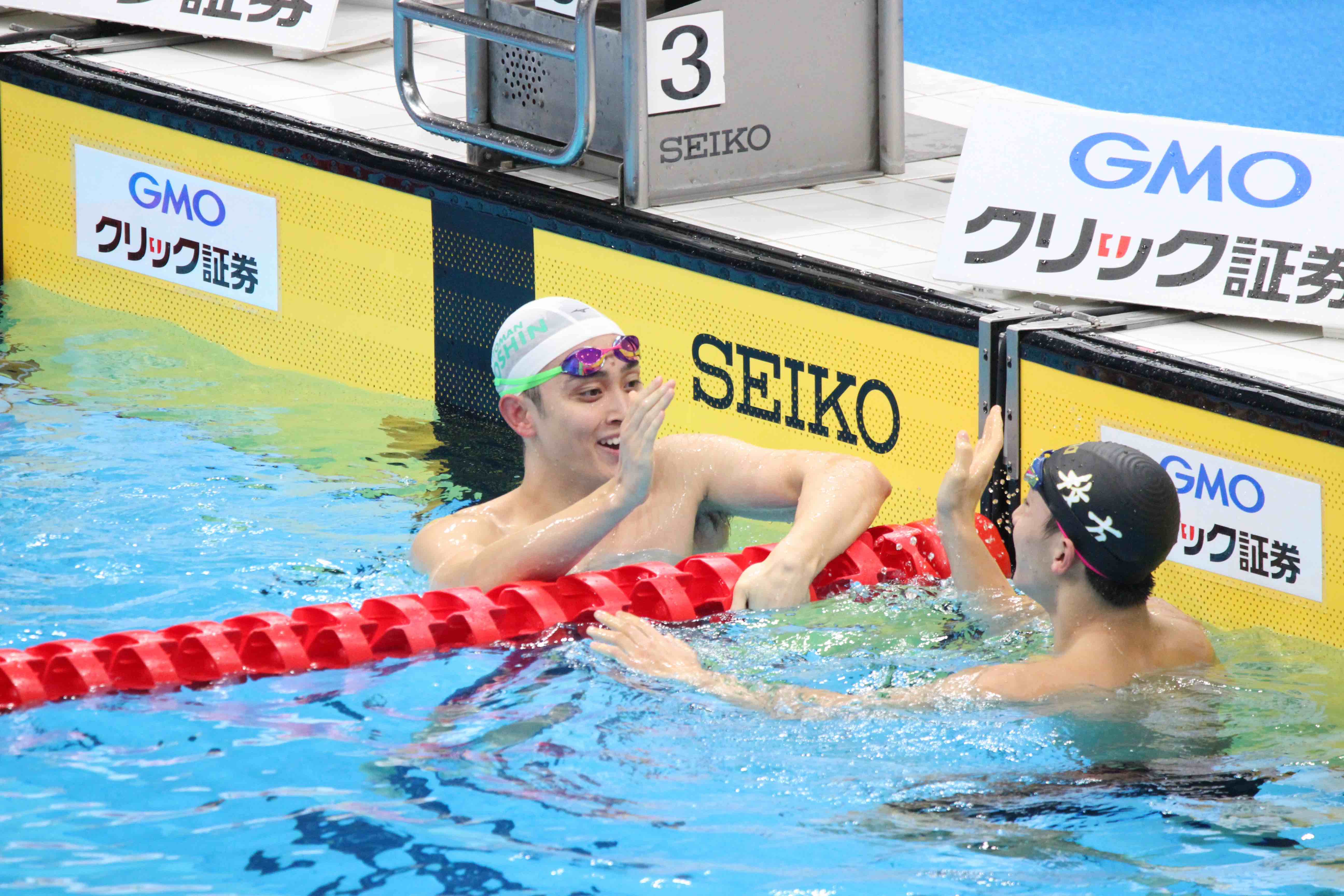 <p><b>200m平泳ぎ決勝ゴール後の花車選手</b></p>