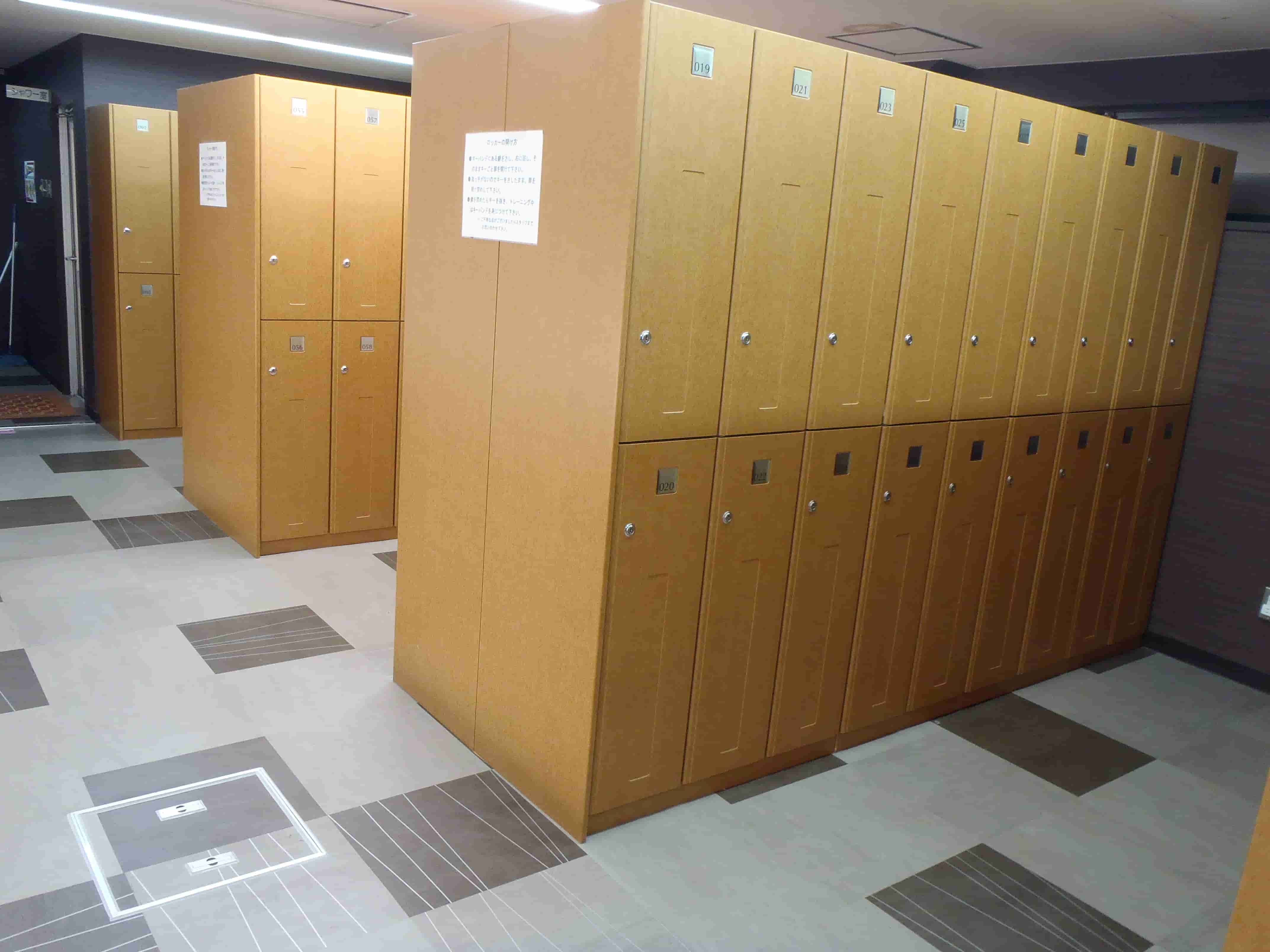 ロッカールーム等