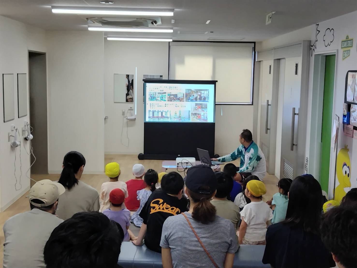 着衣泳実技の様子
