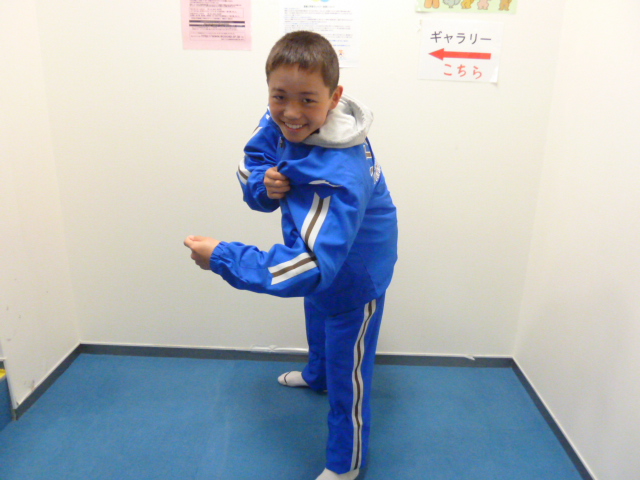 イトマン選手ジャージ 上  Mサイズ   大阪 イトマン選手ジャージ 上 Mサイズ 大阪 - メルカリ