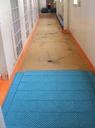 男子更衣室 マテフレをめくる