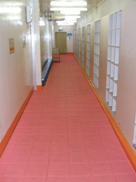 女子更衣室　完了